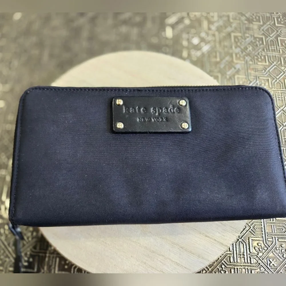 🐢 Kate Spade New York Zip Around Wallet Like New